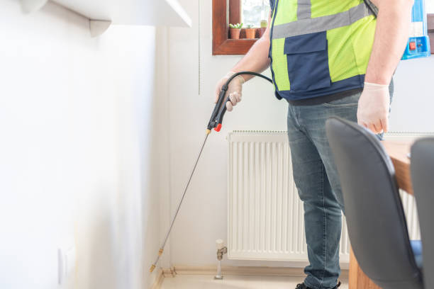 Best Affordable Pest Control Services  in Coralville, IA